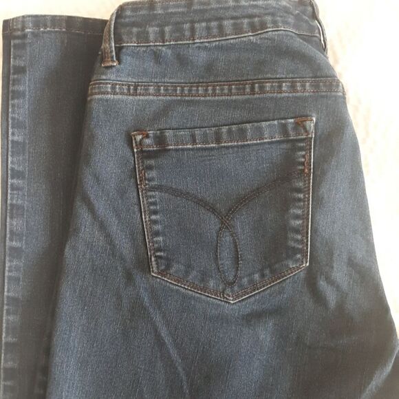 Calvin Klein size 8  - Picture 3 of 3